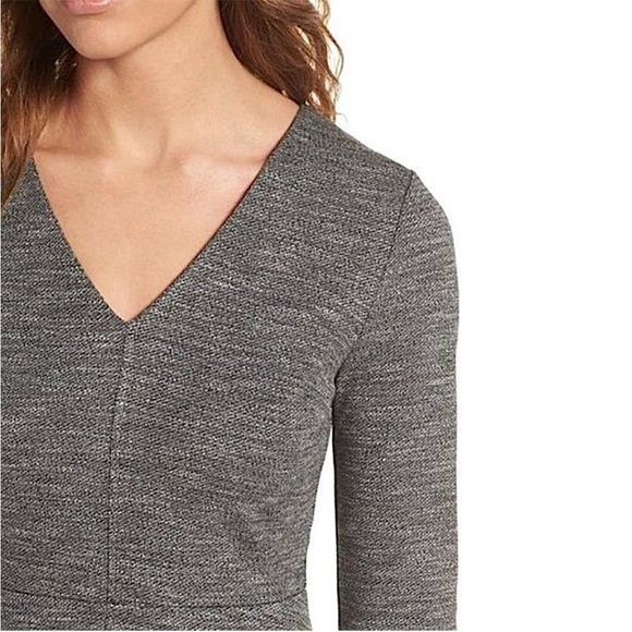 Madewell Bridgewalk V-neck Textured long sleeve dress in grey - Picture 2 of 10